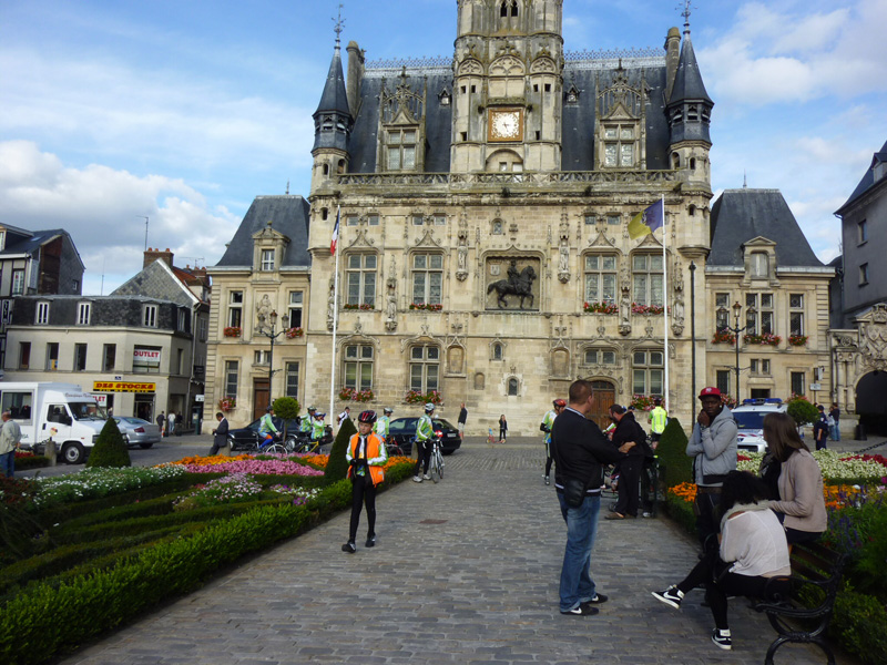 7 Compiegne L Hotel de Ville  0922-1728