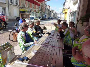 3 Villers Cotterets on se restaure 0922-1317-1