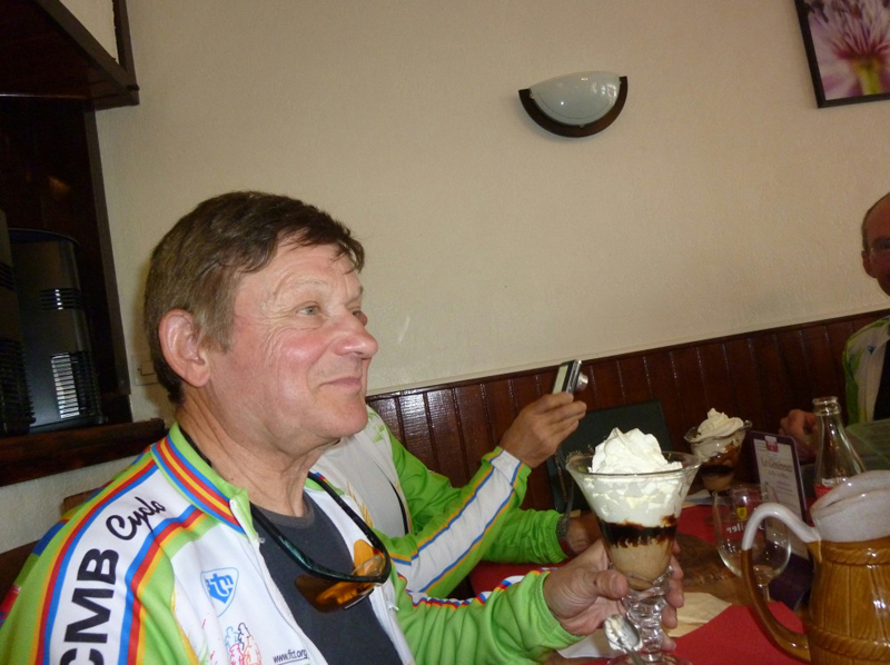24 Restaurant Le Genereux Chateau Landon