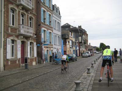 15 42  Le VCMB à St Valery sur Somme